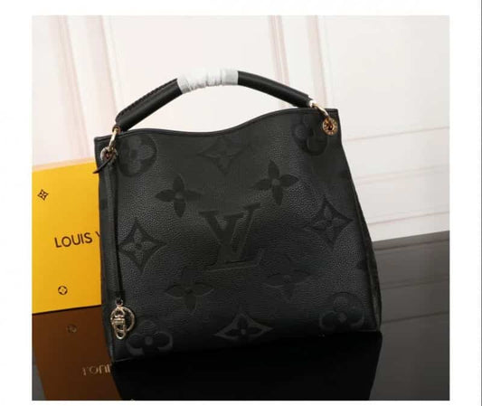 LOUIS VUITTON Artsy Hobo Bag 501