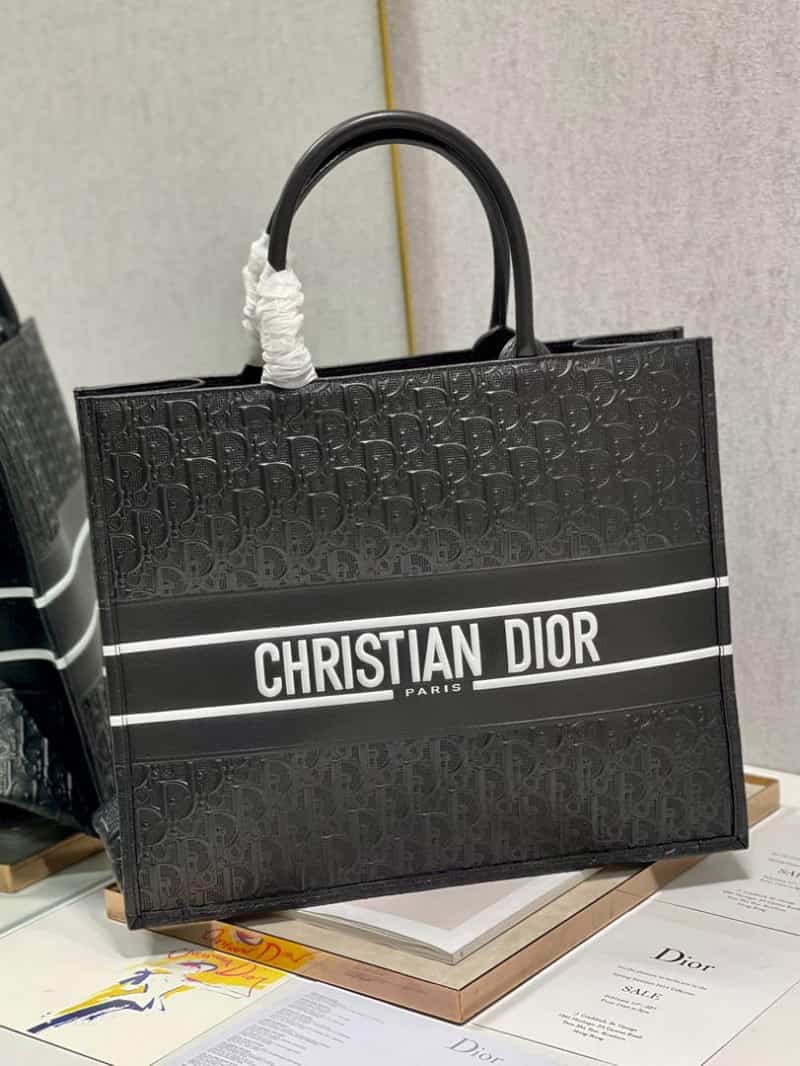 Christian Dio_r Tote Bag with pouch 554