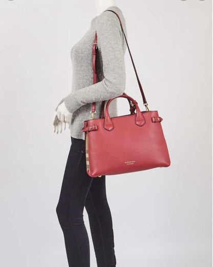 BURBERR_Y Banner Premium Shoulder Bag 661