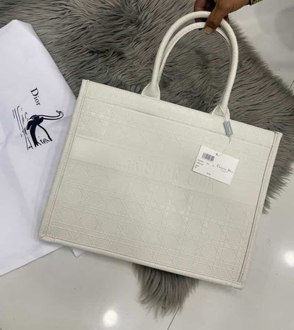 Christian_Dior_Tote_Bag_814