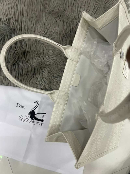 Christian_Dior_Tote_Bag_814