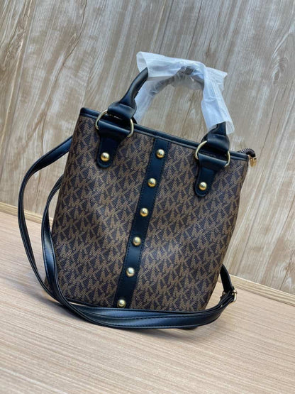 MICHAEL_KORS_Small_Bucket_Bag_870