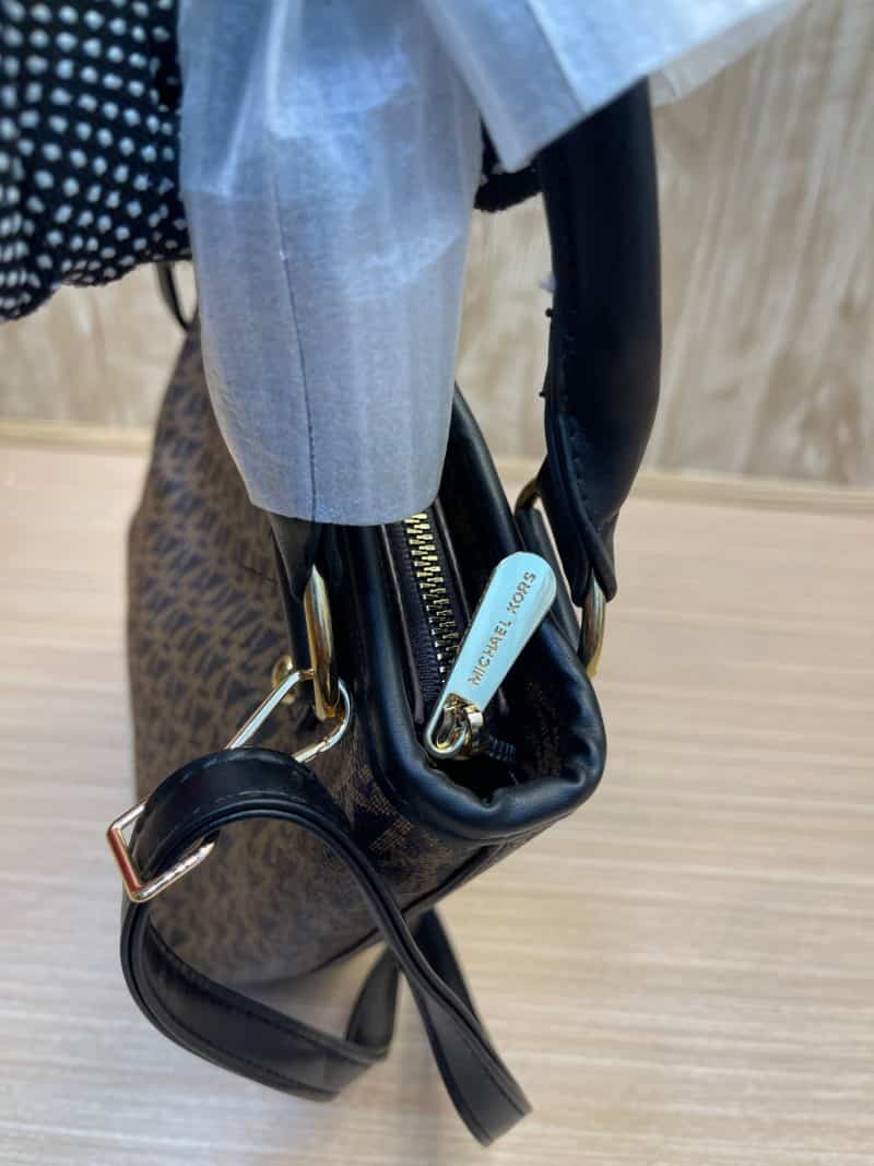 MICHAEL_KORS_Small_Bucket_Bag_870