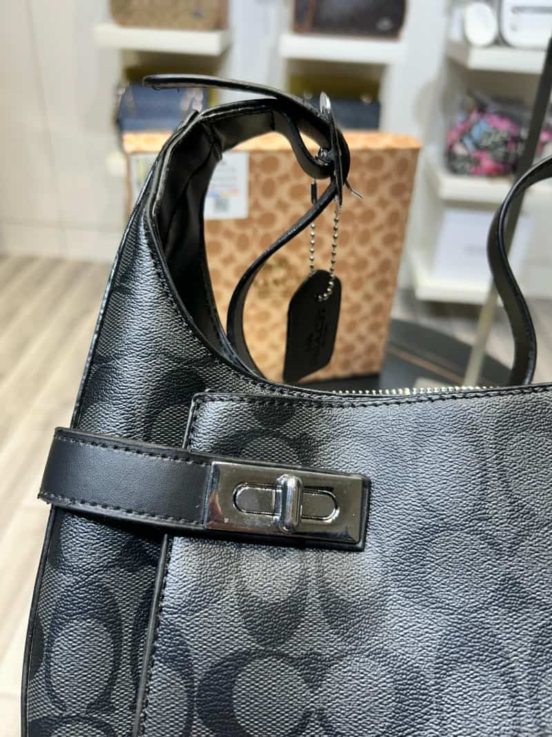 COACH_Premium_Shoulder_Bag_with_Box_908