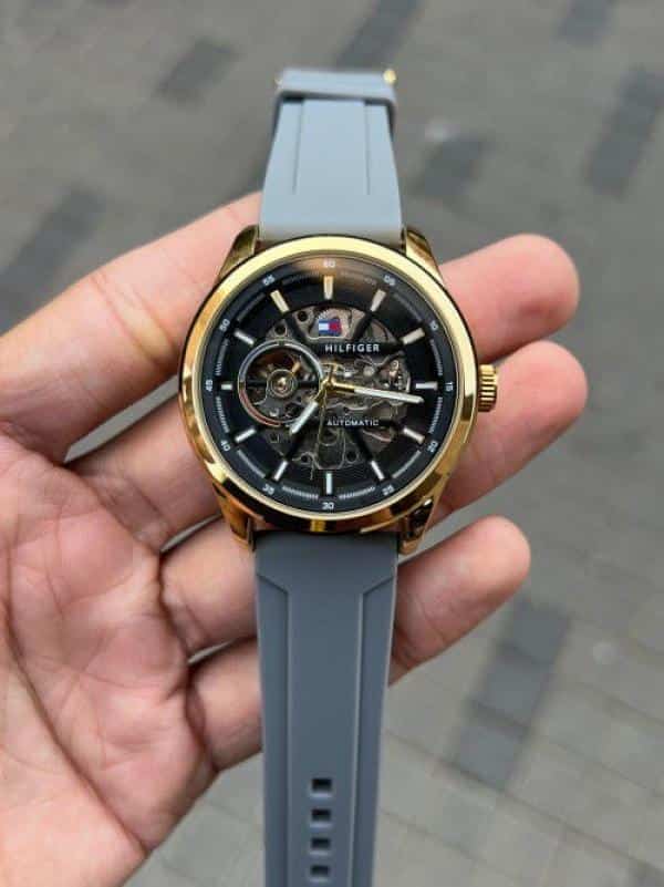 TOMMY HILFIGER leather