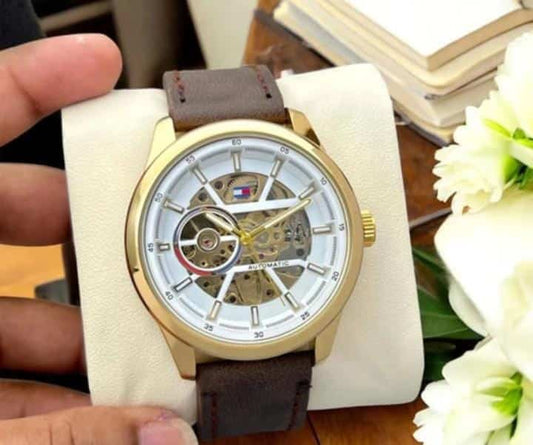 TOMMY HILFIGER leather