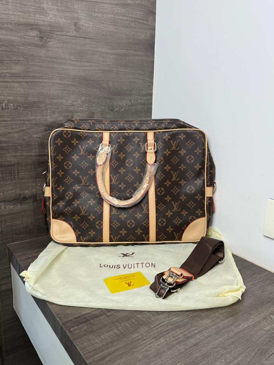 Louis_Vuttion_Premium Quality Laptop Bag 1049