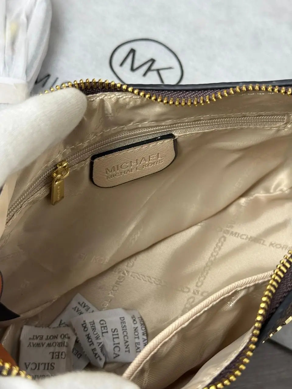 MICHAEL_KORS_Jetset Charm Sling Bag with Box 1071